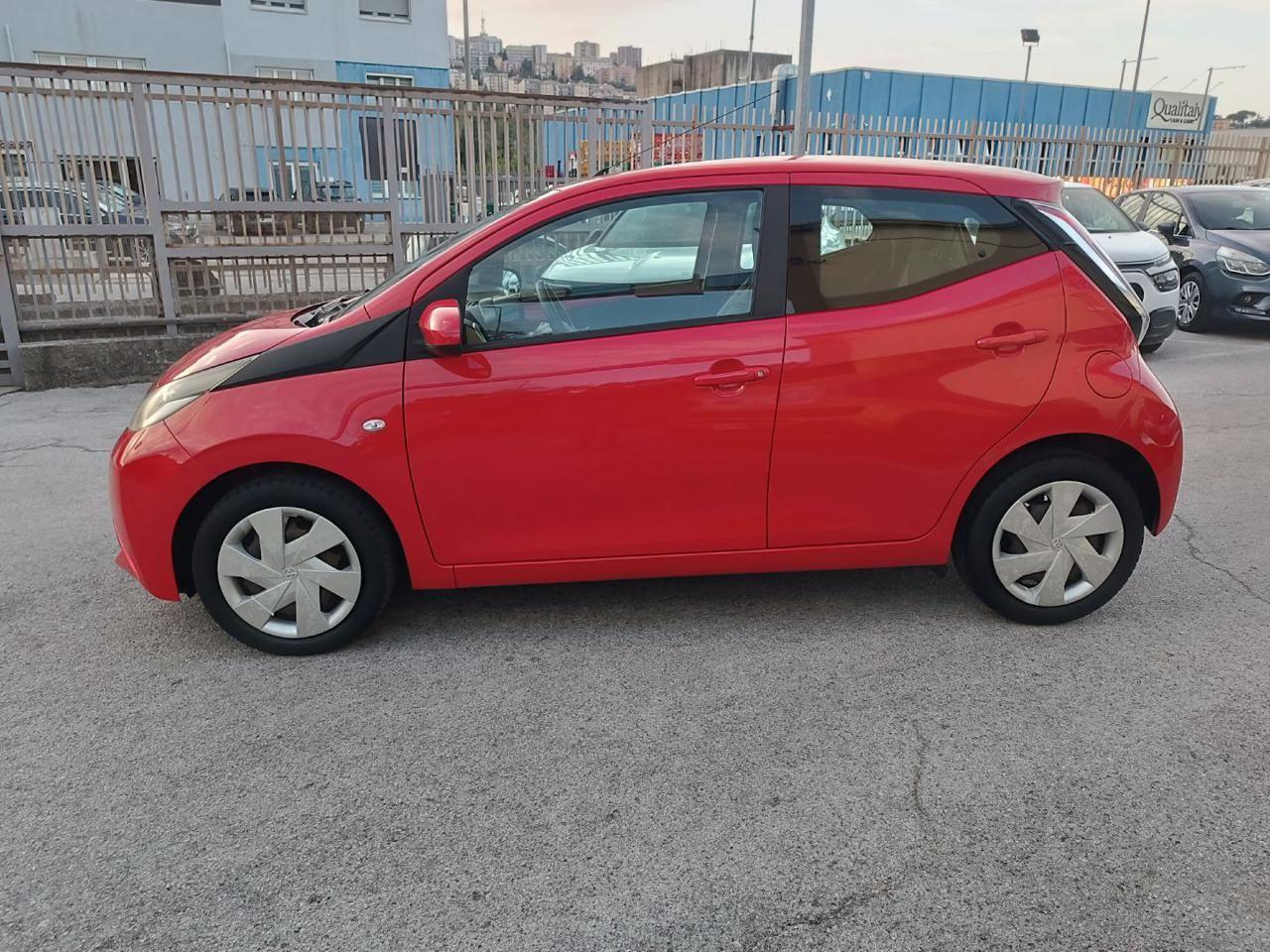 TOYOTA Aygo 1.0 VVT-i 69 CV 5 porte x-play