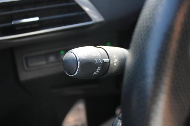 Peugeot 3008 II 1.5 bluehdi GT Pack 130cv eat8 Con TETTO APRIBILE