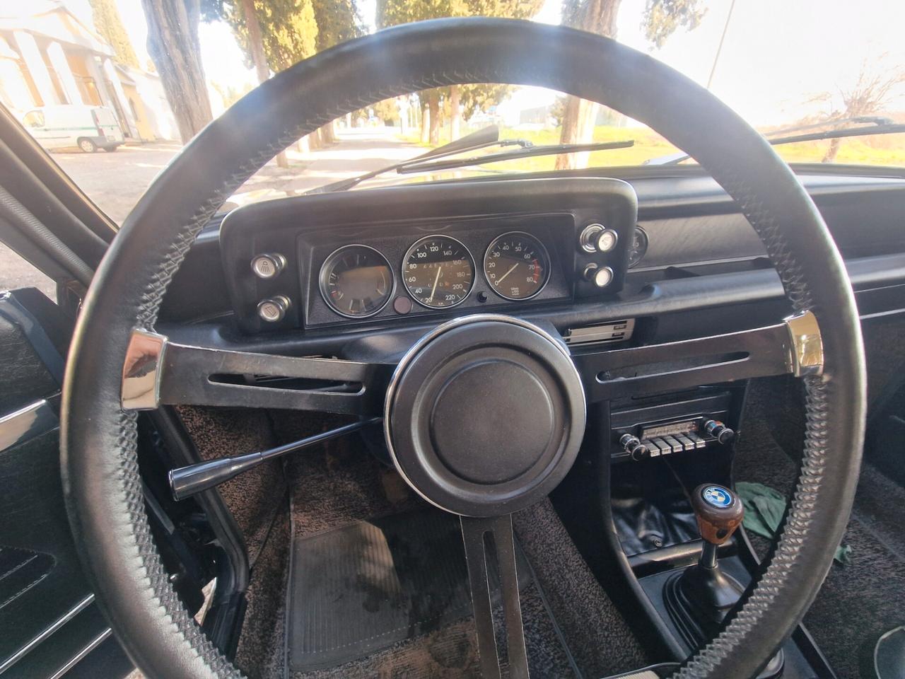 Bmw 2002 Tii - Book Service 5 speed