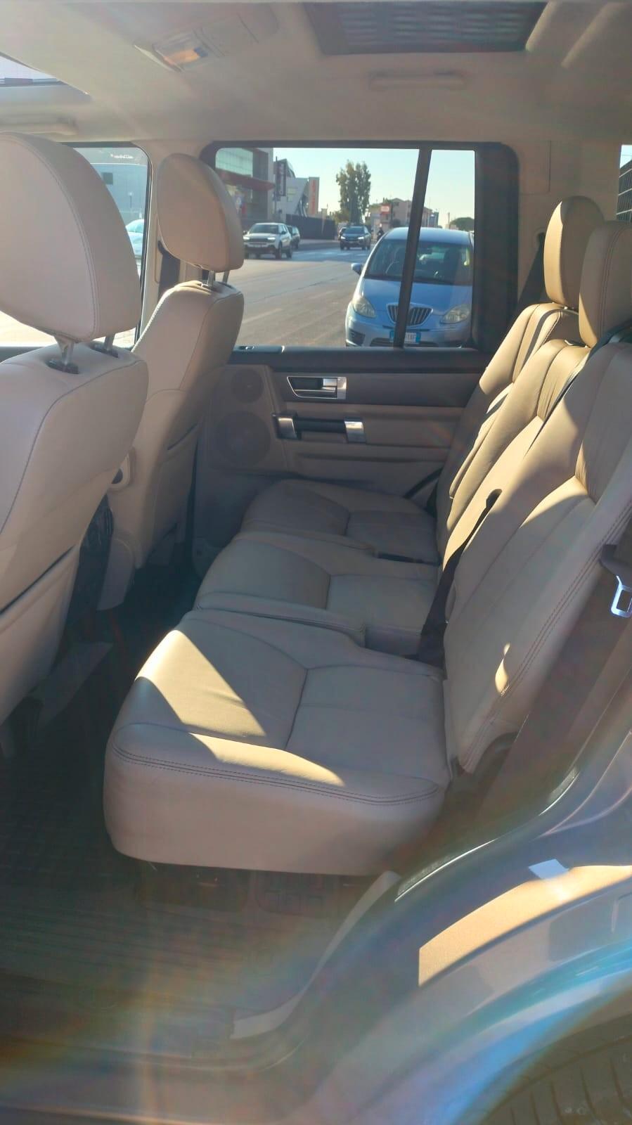 Land Rover Discovery 4 3.0 TDV6 HSE