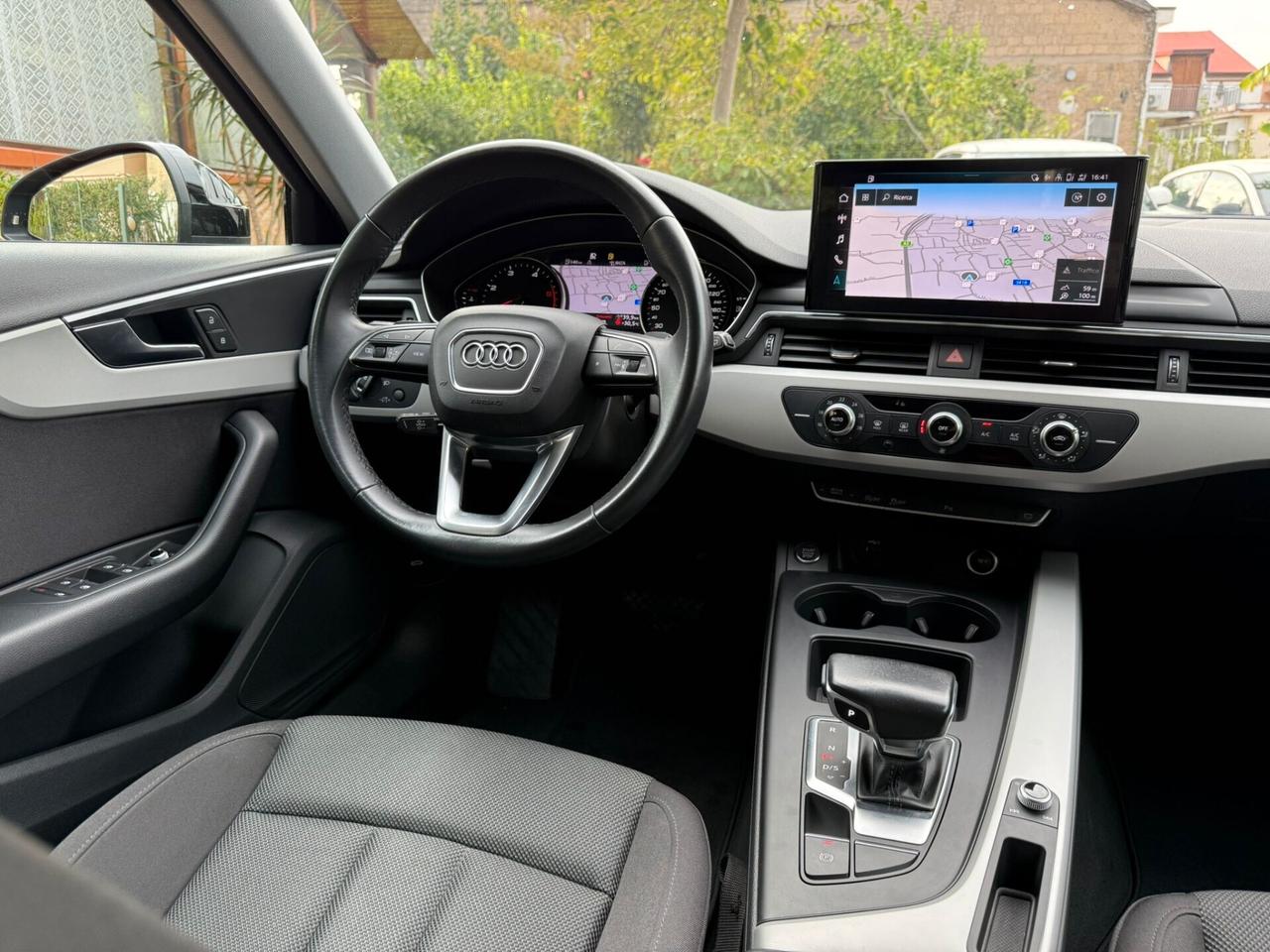 Audi A4 Avant 30 TDI/136 CV S tronic Business
