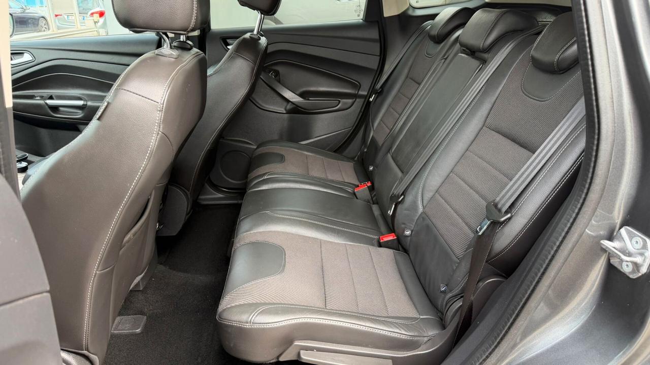 Ford Kuga 2.0 TDCI 163 CV 4WD Powershift Titanium