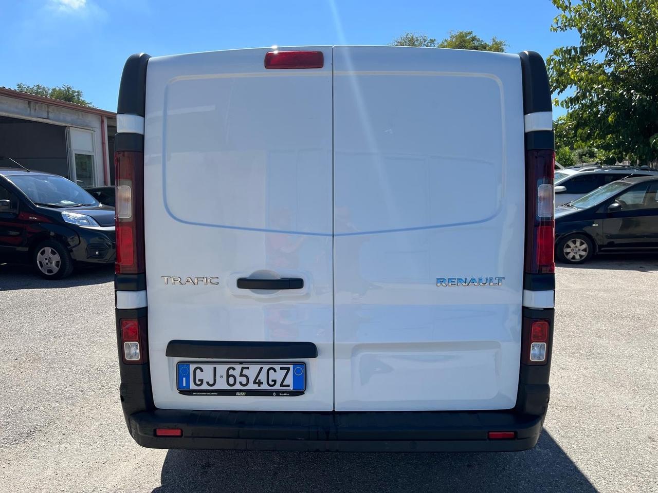 Renault trafic cargo-2.0 dci-2022