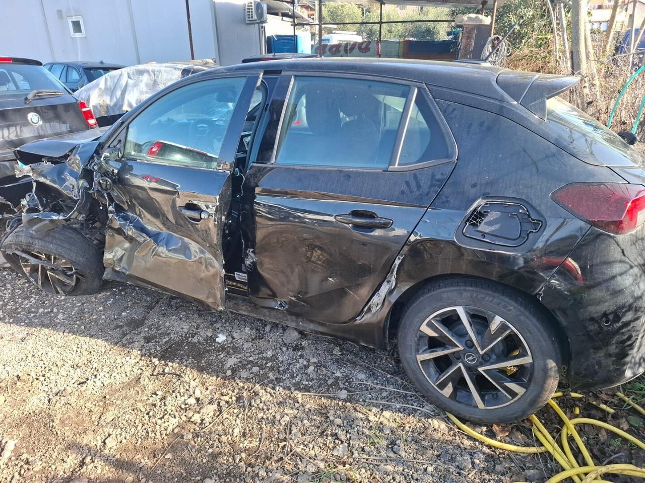 OPEL CORSA 6 SERIE 2024 EURO6E INCIDENTATA