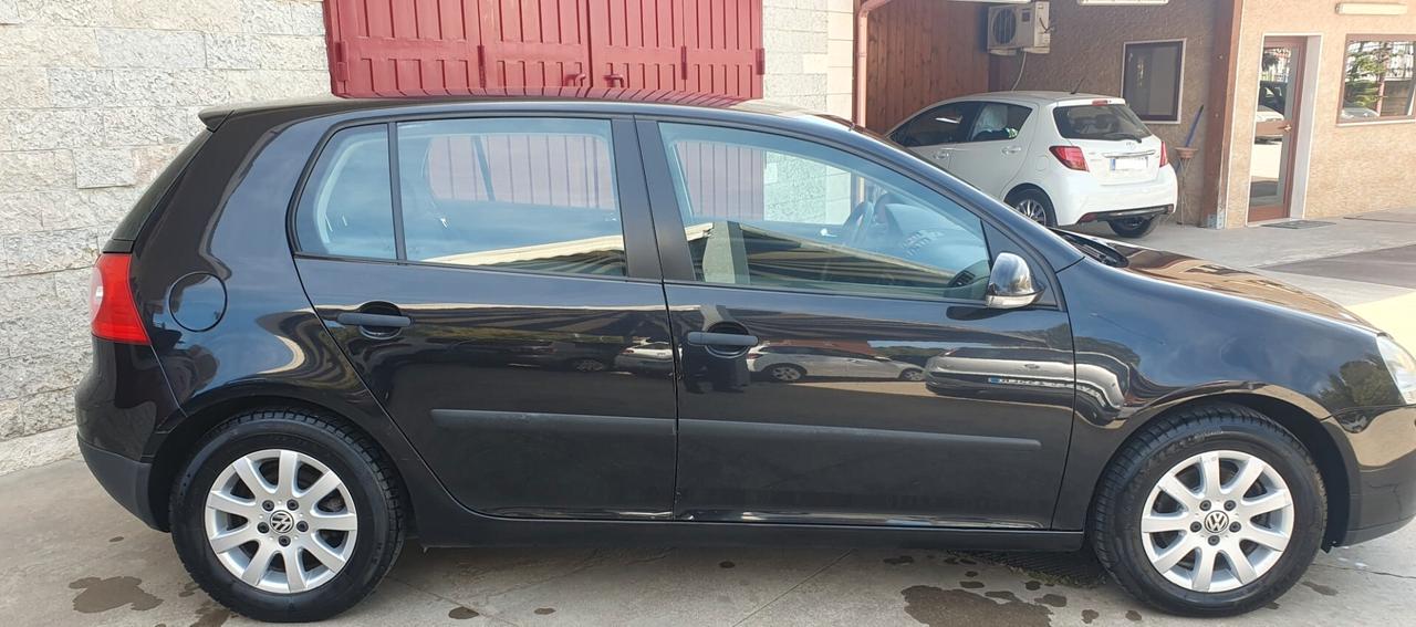 Volkswagen Golf 1.9 TDI 5p. Sportline