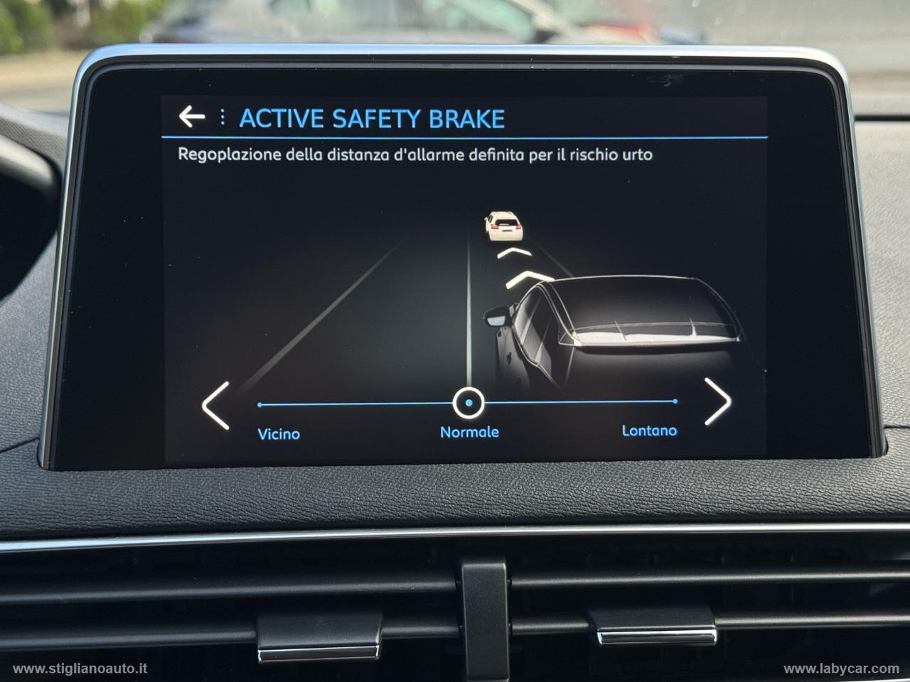 PEUGEOT 3008 BlueHDi 130 S&S EAT8 Allure