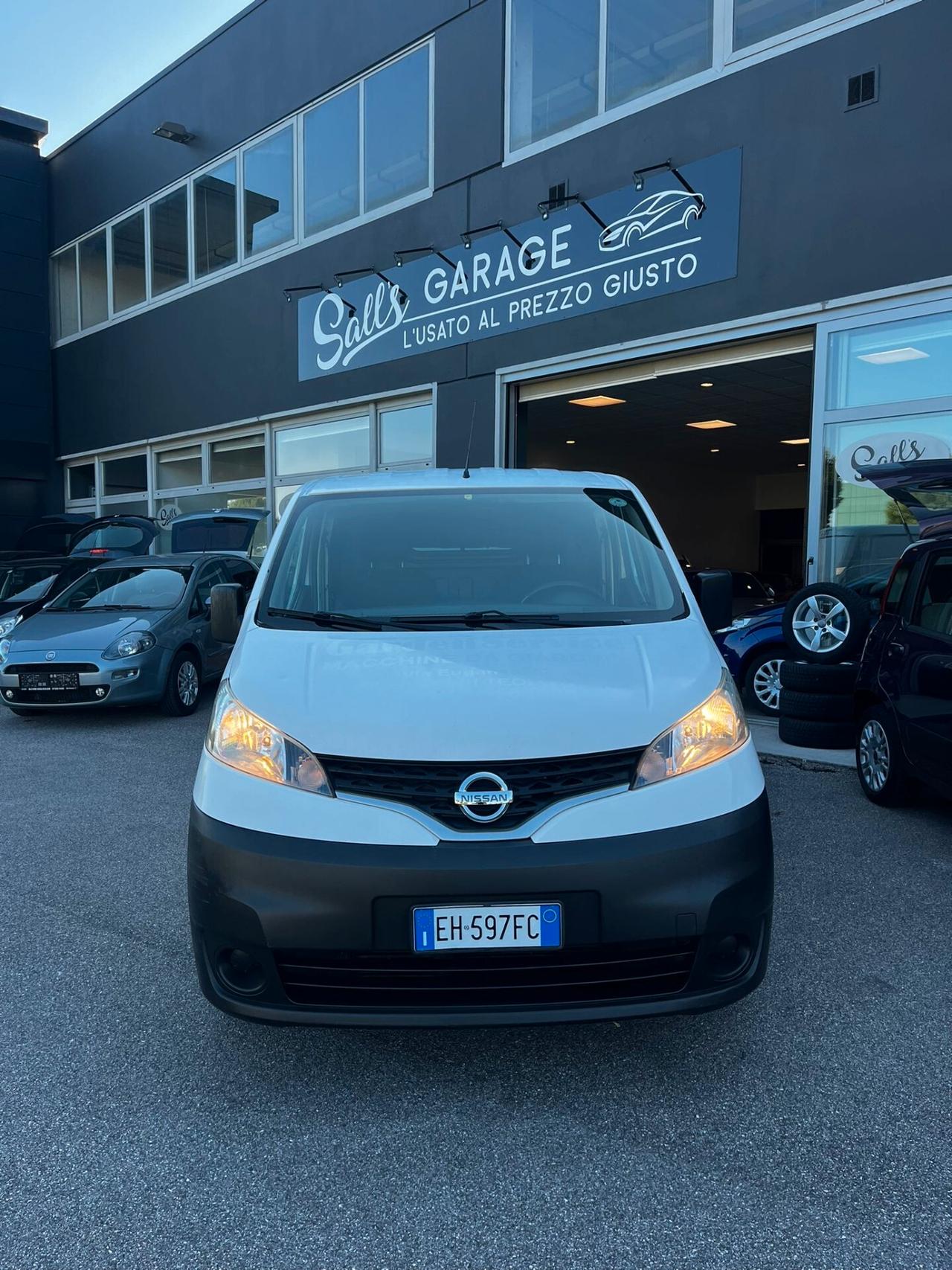 NISSAN NV200