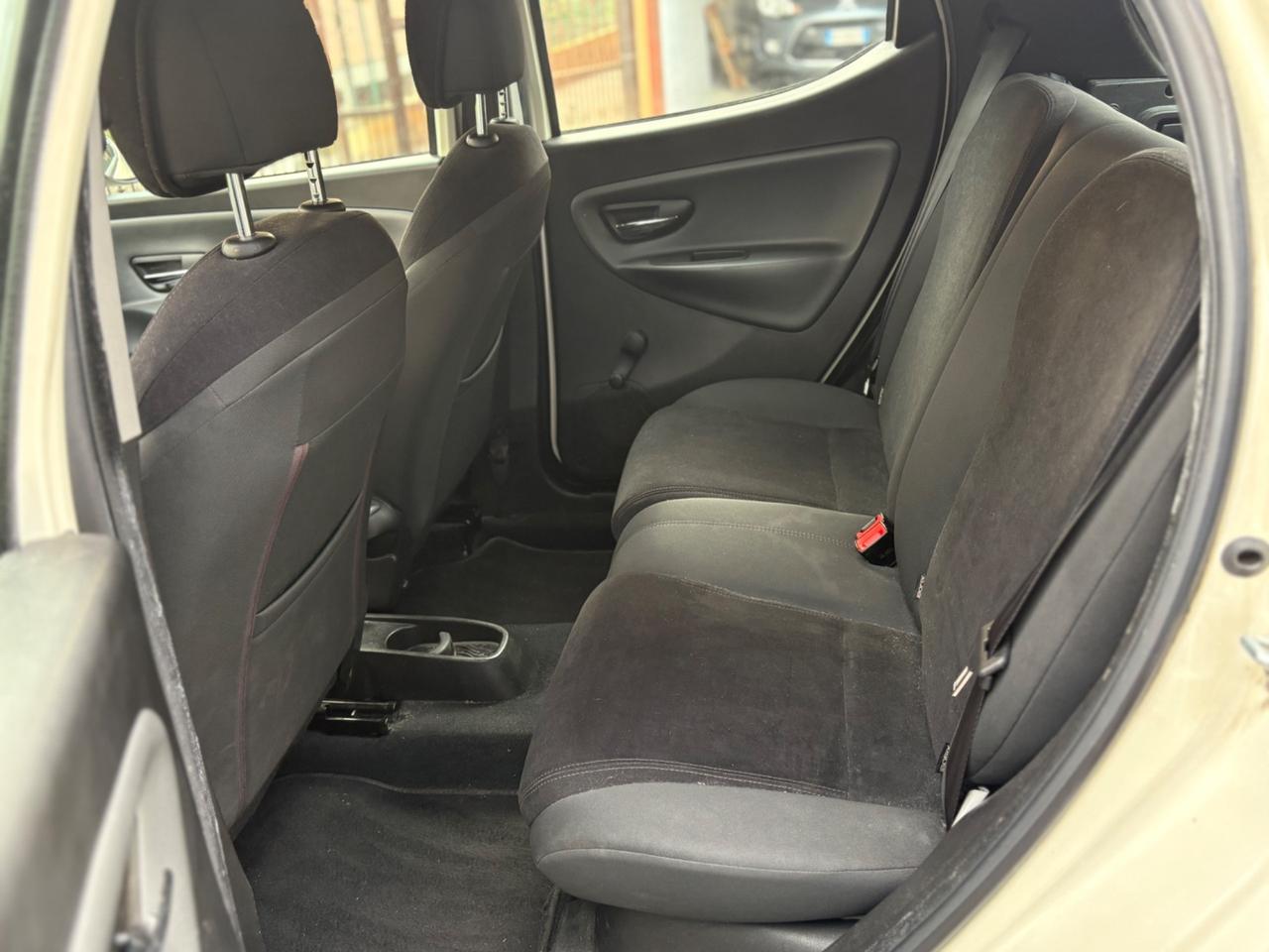 Lancia Ypsilon 1.2 BENZINA Platinum 11/2013 NEOPATENTATI