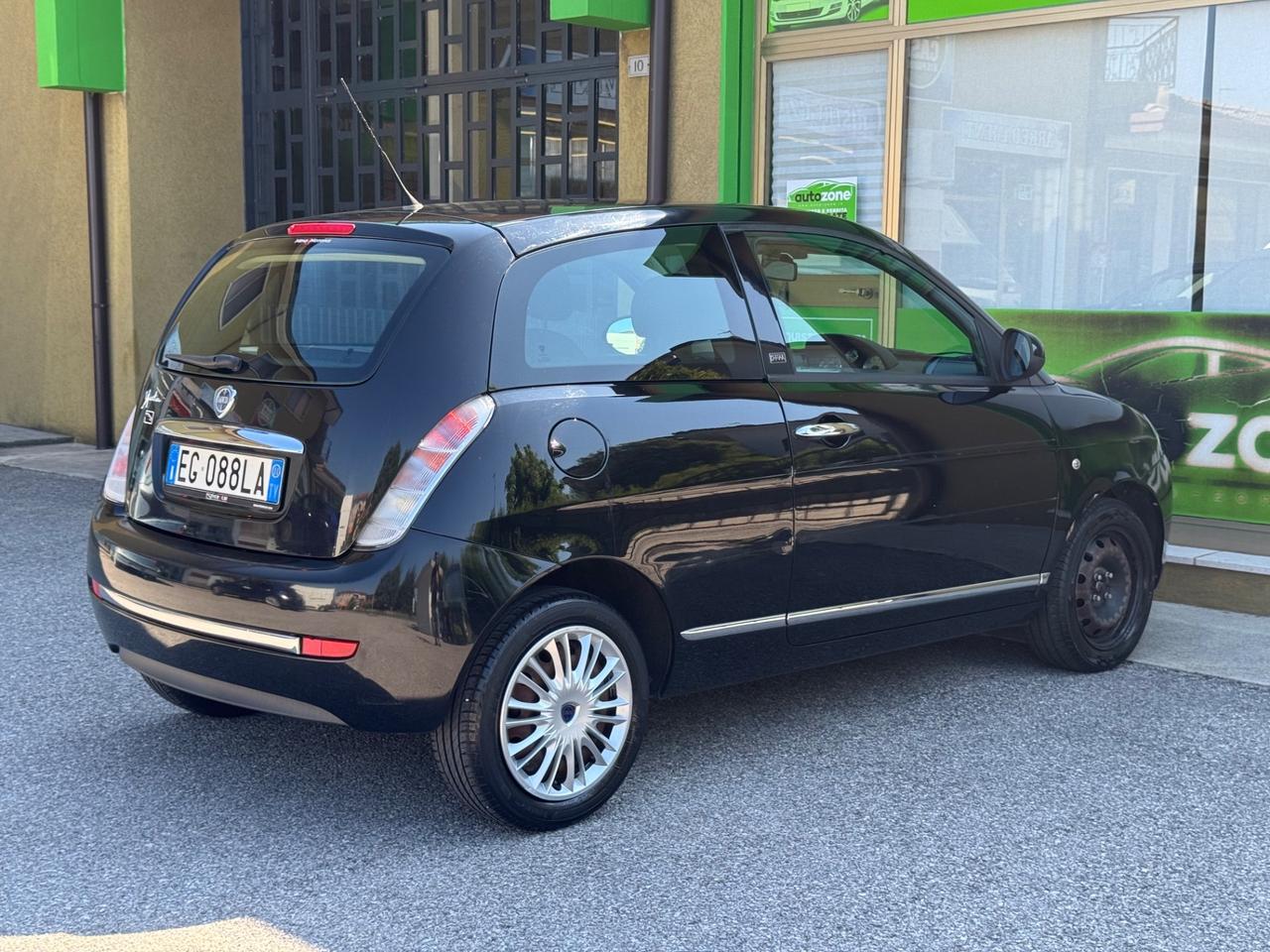 Lancia Ypsilon 1.2 69 CV Diva 2011 NEOPATENTATI