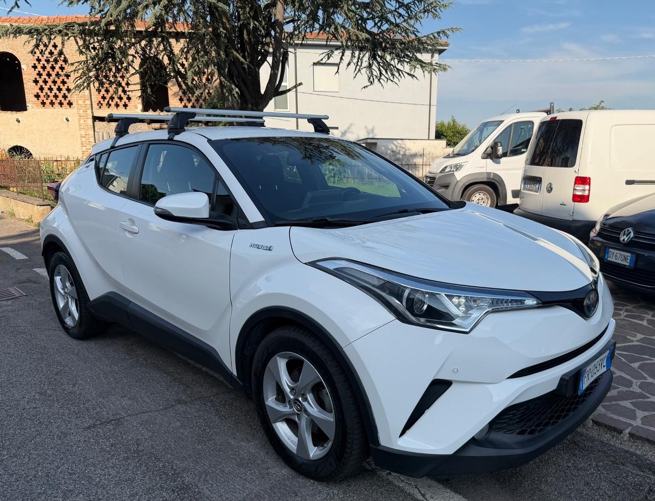 Toyota C-HR 1.8 Hybrid E-CVT Active