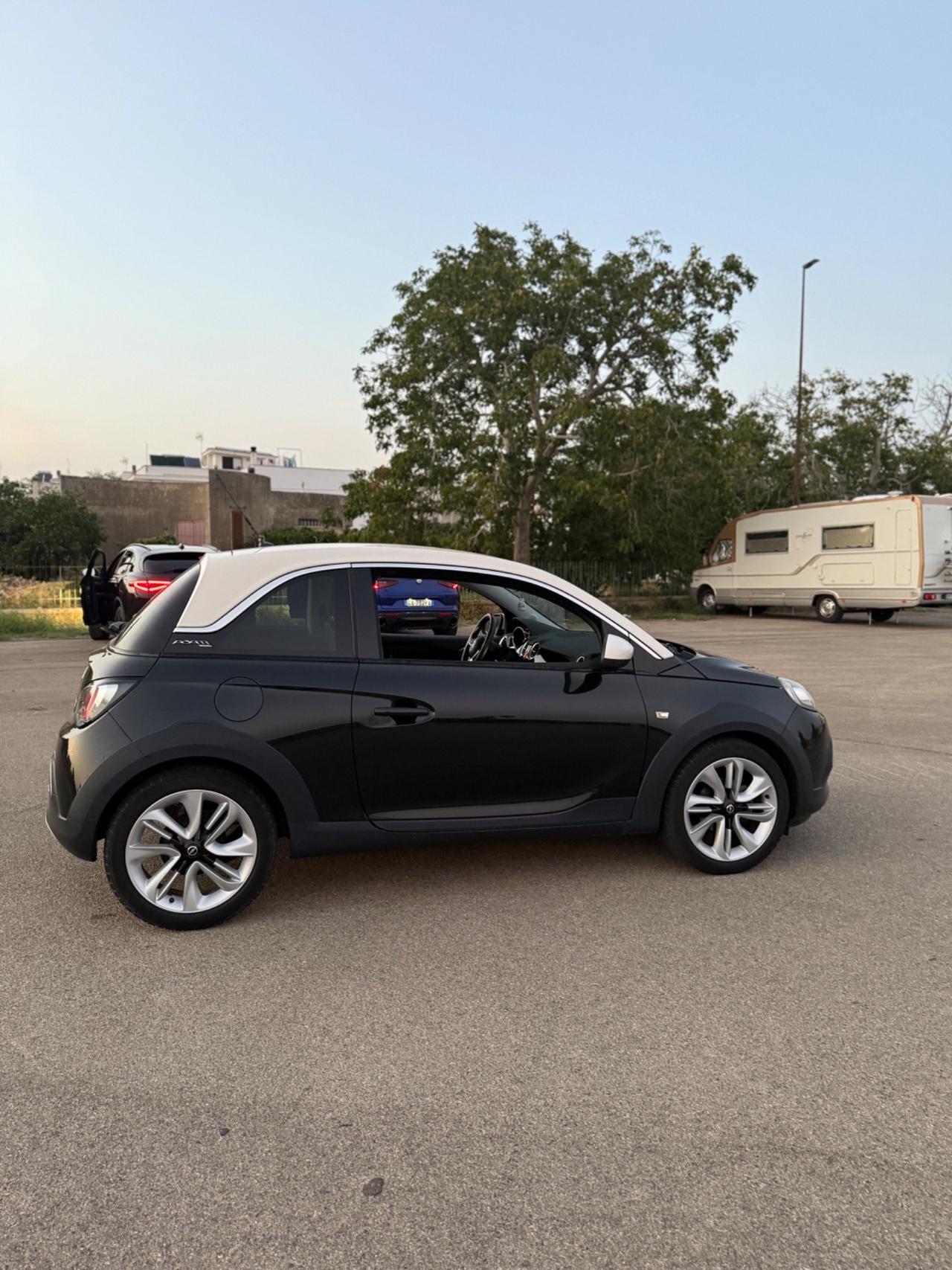 Opel Adam Rocks 1.2 70 CV Air