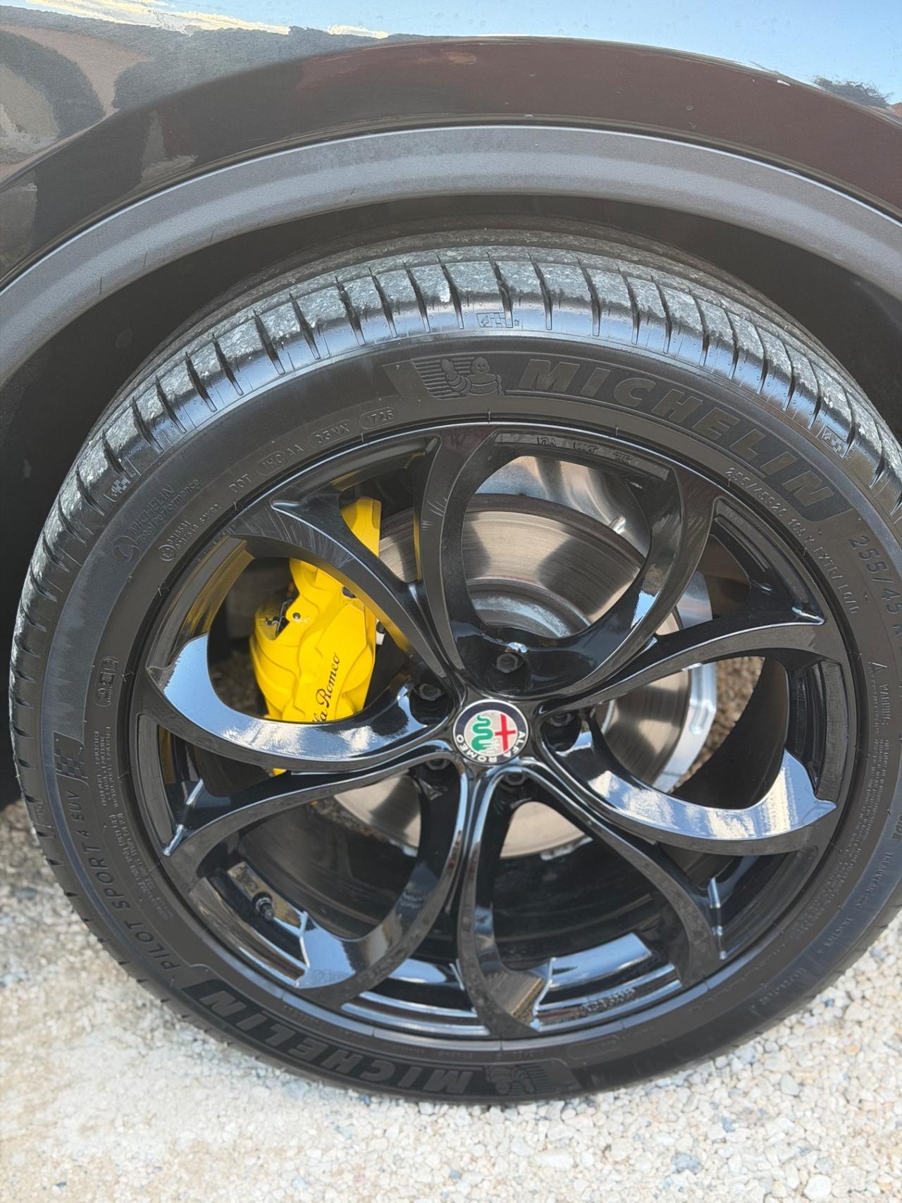 Alfa Romeo STELVIO 2.2d AT8 SUPER FULLOPT UNICOPR