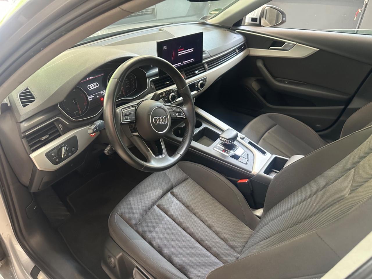 Audi A4 Avant 30 TDI/136 CV S tronic line edition