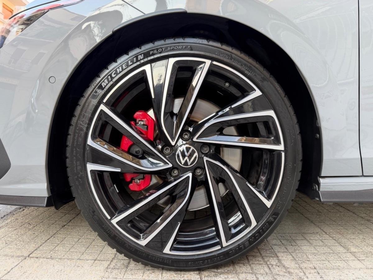 Volkswagen Golf 8 GTI 2.0 TSI 245CV