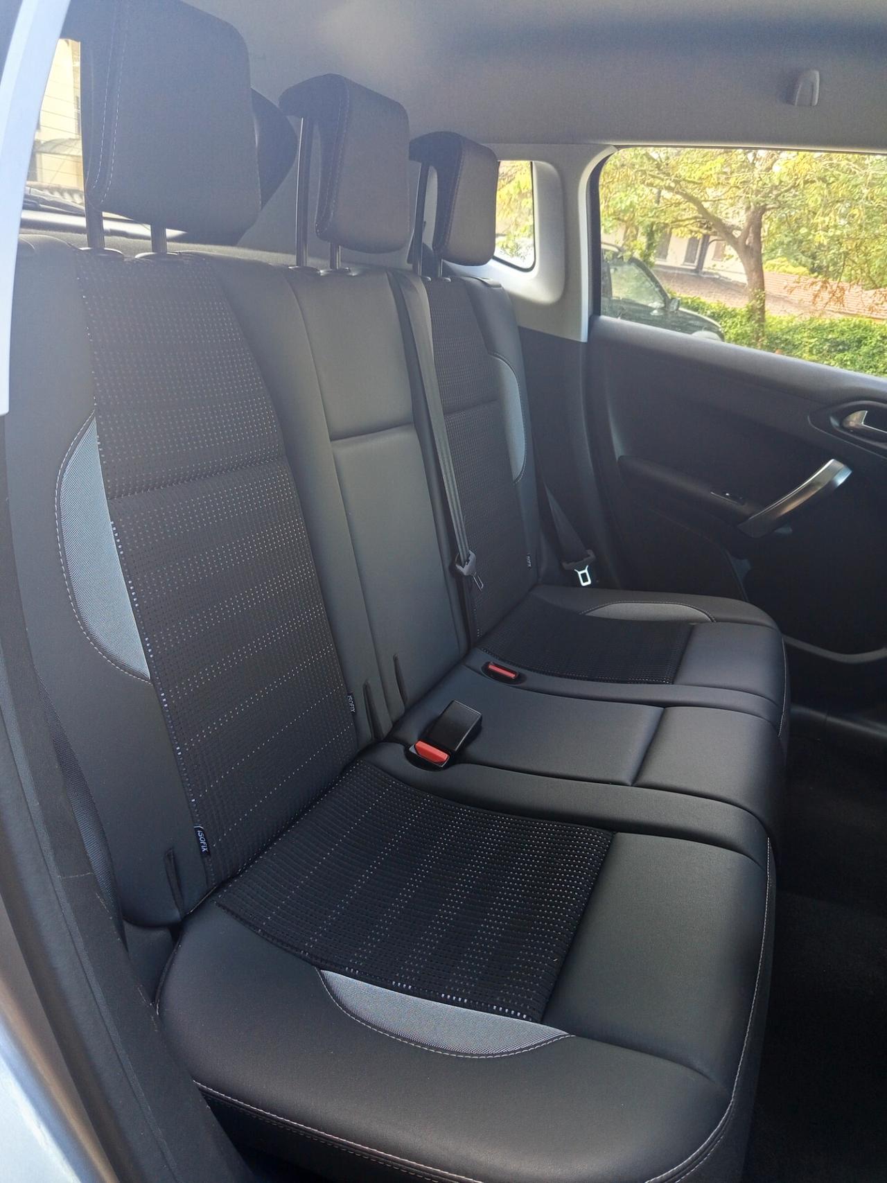 Peugeot 2008 BlueHDi 100 S&S Allure