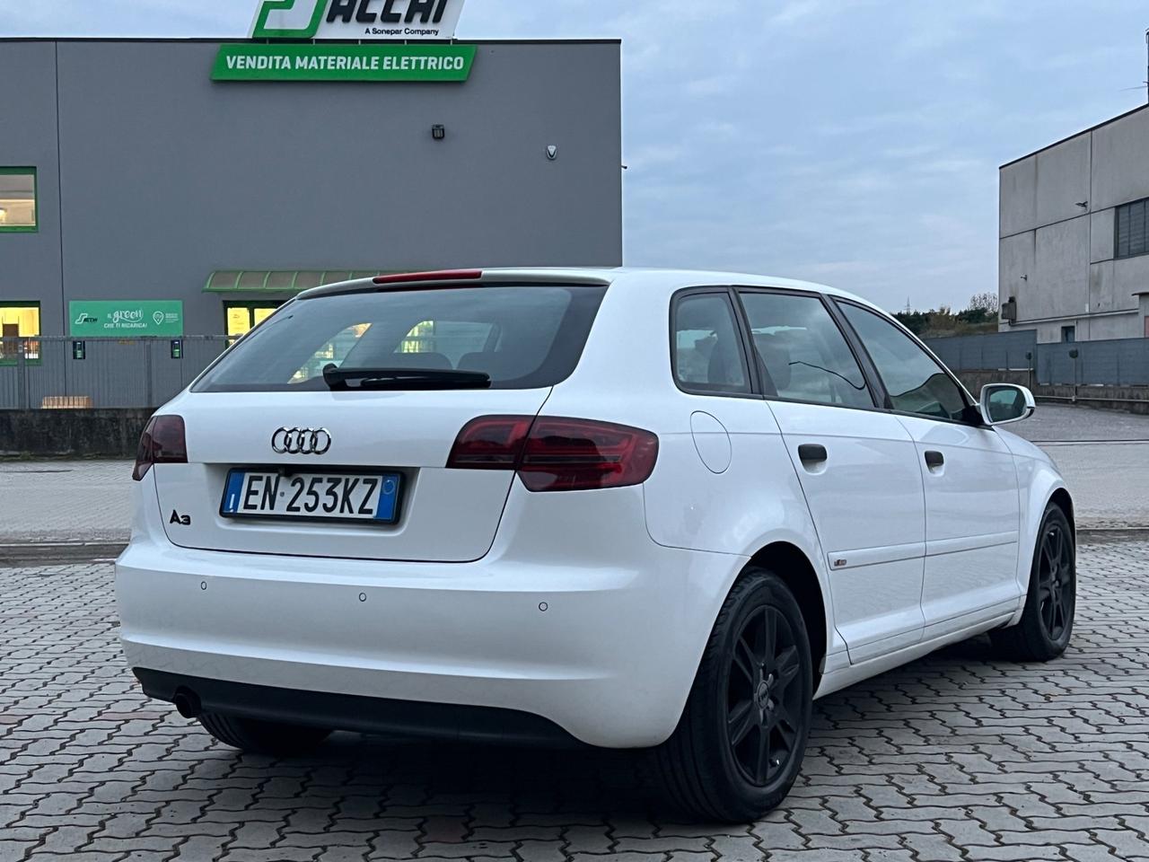 Audi A3 SPB 1.6 TDI CR F.AP. Young Edition