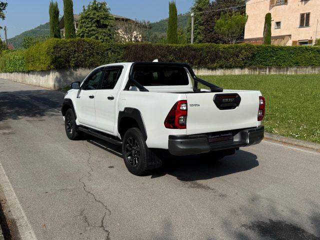 TOYOTA Hilux 2.8 D A/T 4WD Double Cab Invincible IVA ESPOSTA