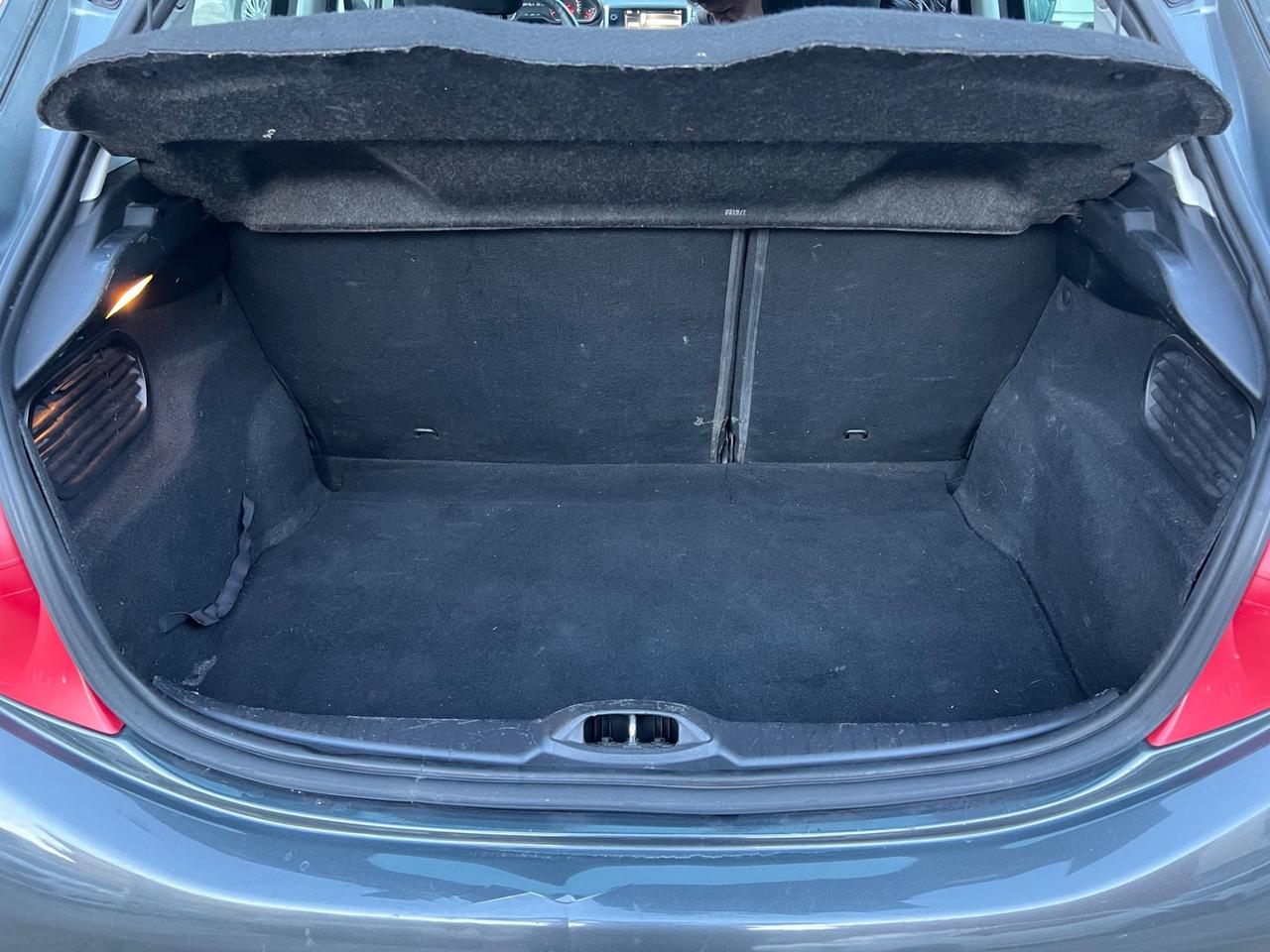 Peugeot 208 1.4 HDi 68 CV 5 porte Allure