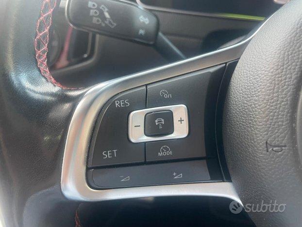 Volkswagen Golf GTI Performance 2.0 245 CV TSI DSG