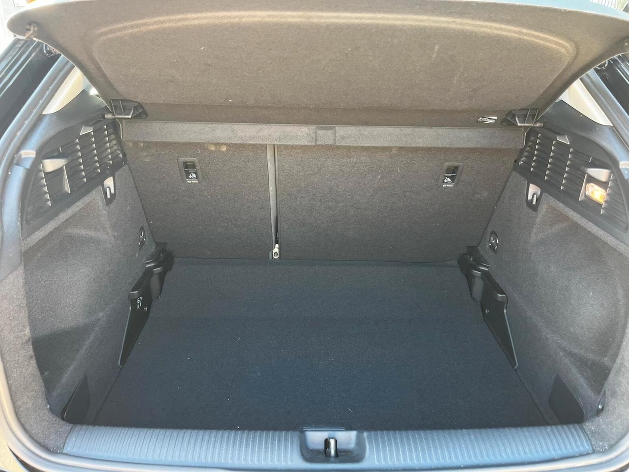 Audi Q2 30 TDI Business