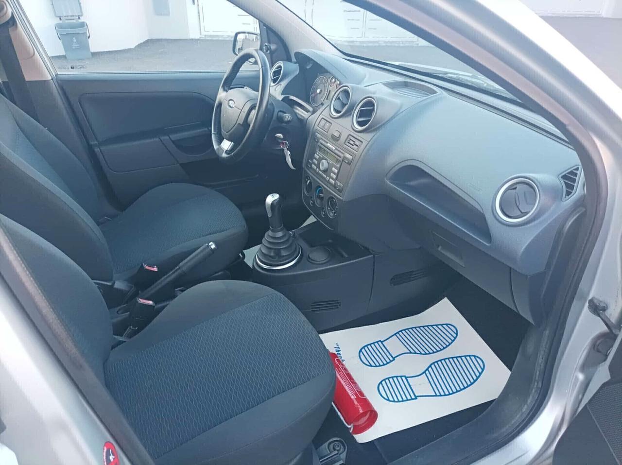 Ford Fiesta 1.4 TDCi 5p. Ghia