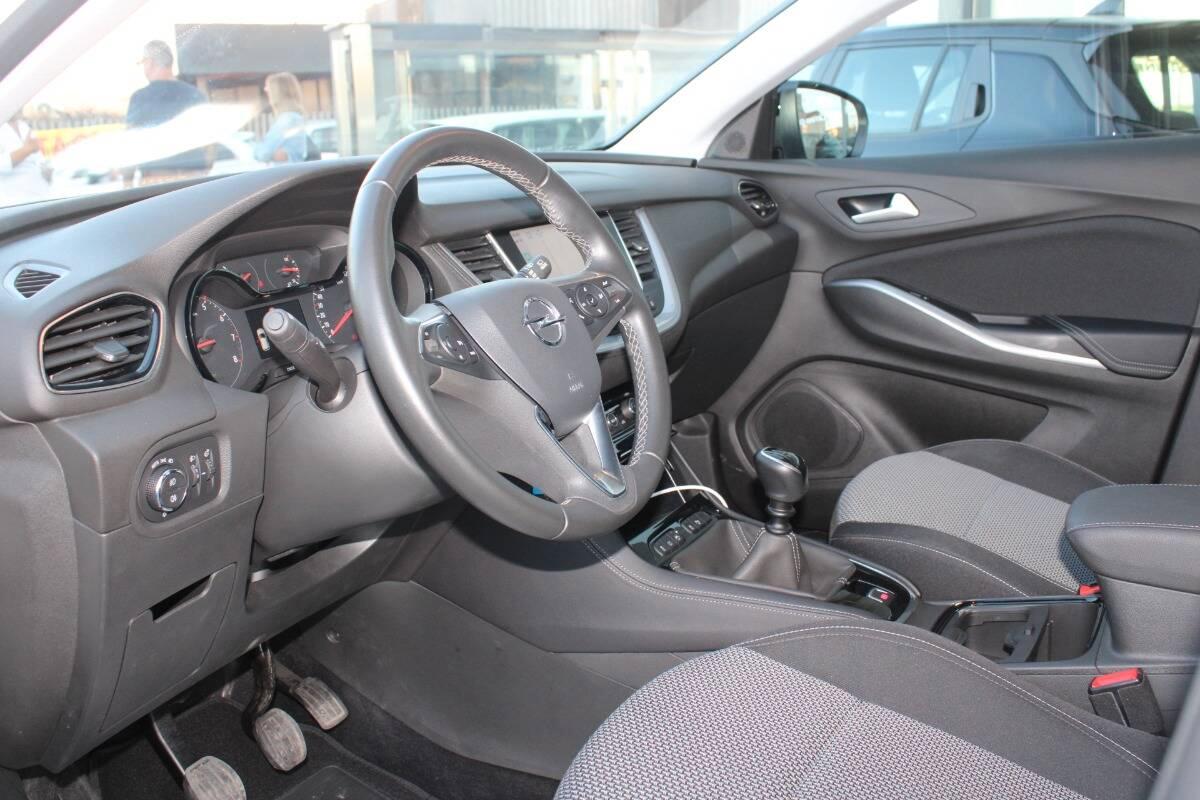 Opel Grandland X 1.5 ecotec Business s&s 130cv con Navi e CarPlay