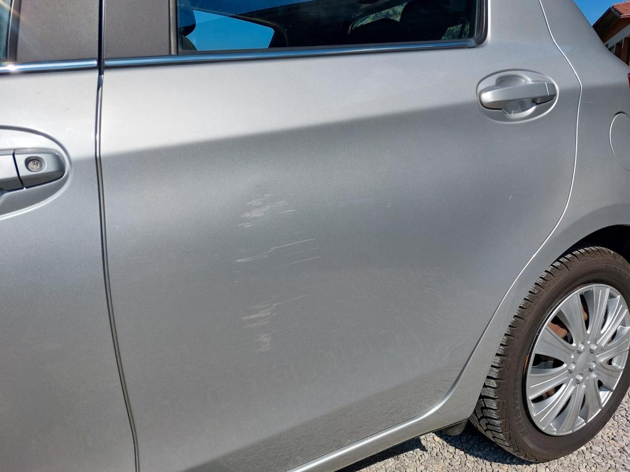 Toyota Yaris 1.4 D-4D 5 porte Lounge STUPENDA OK NEOPATENTATI