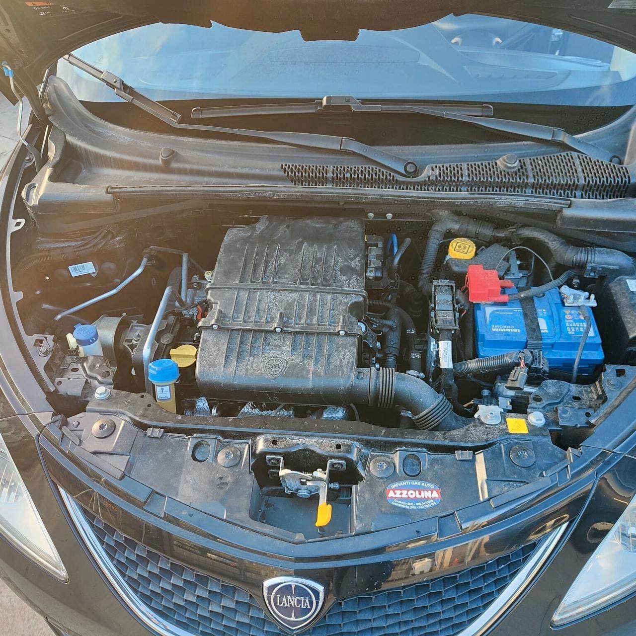 Lancia Ypsilon 1.2 69 CV 5 porte GPL Ecochic Silver