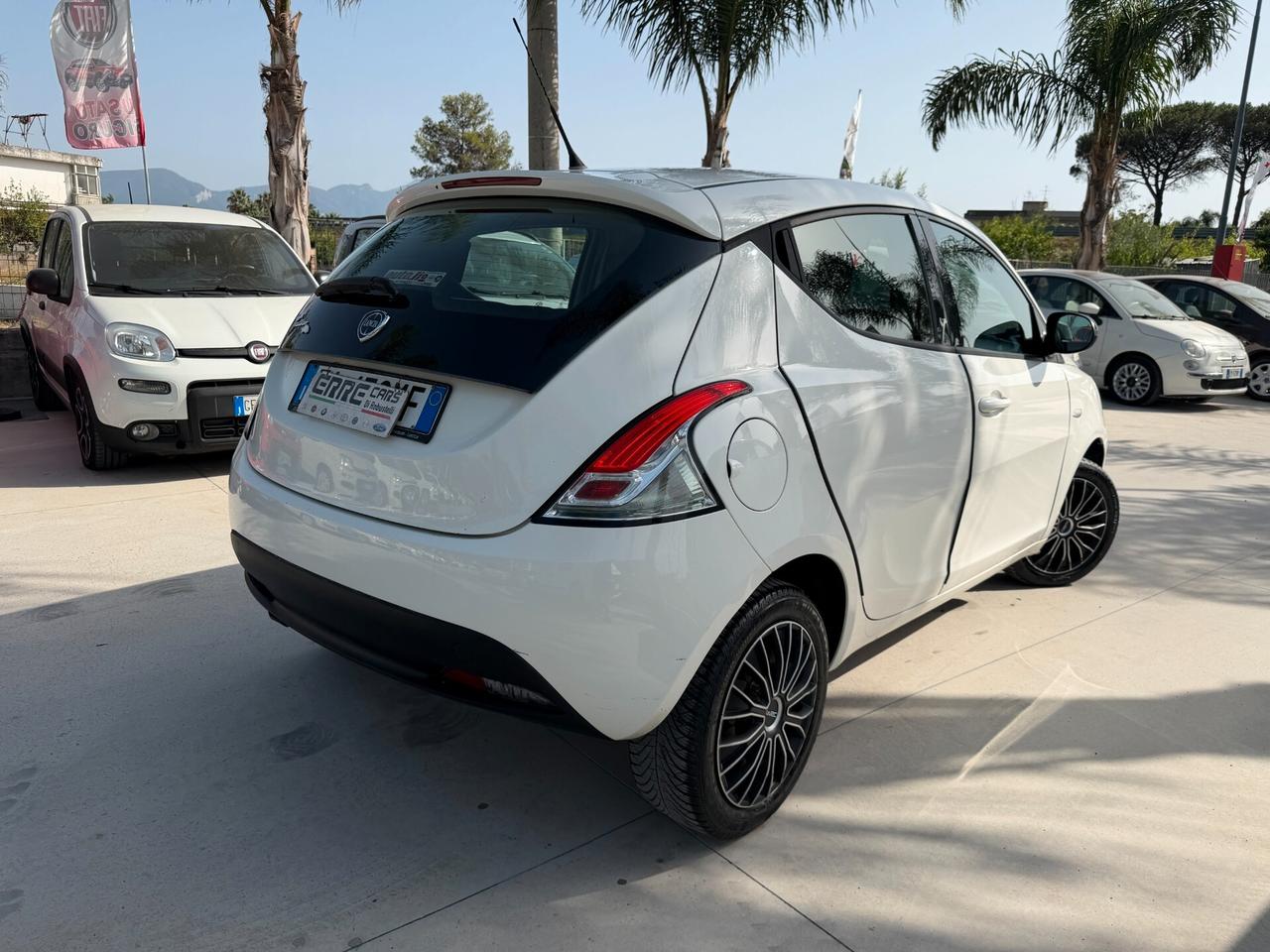 LANCIA YPSILON 2015 1.2 BENZINA 69 CV
