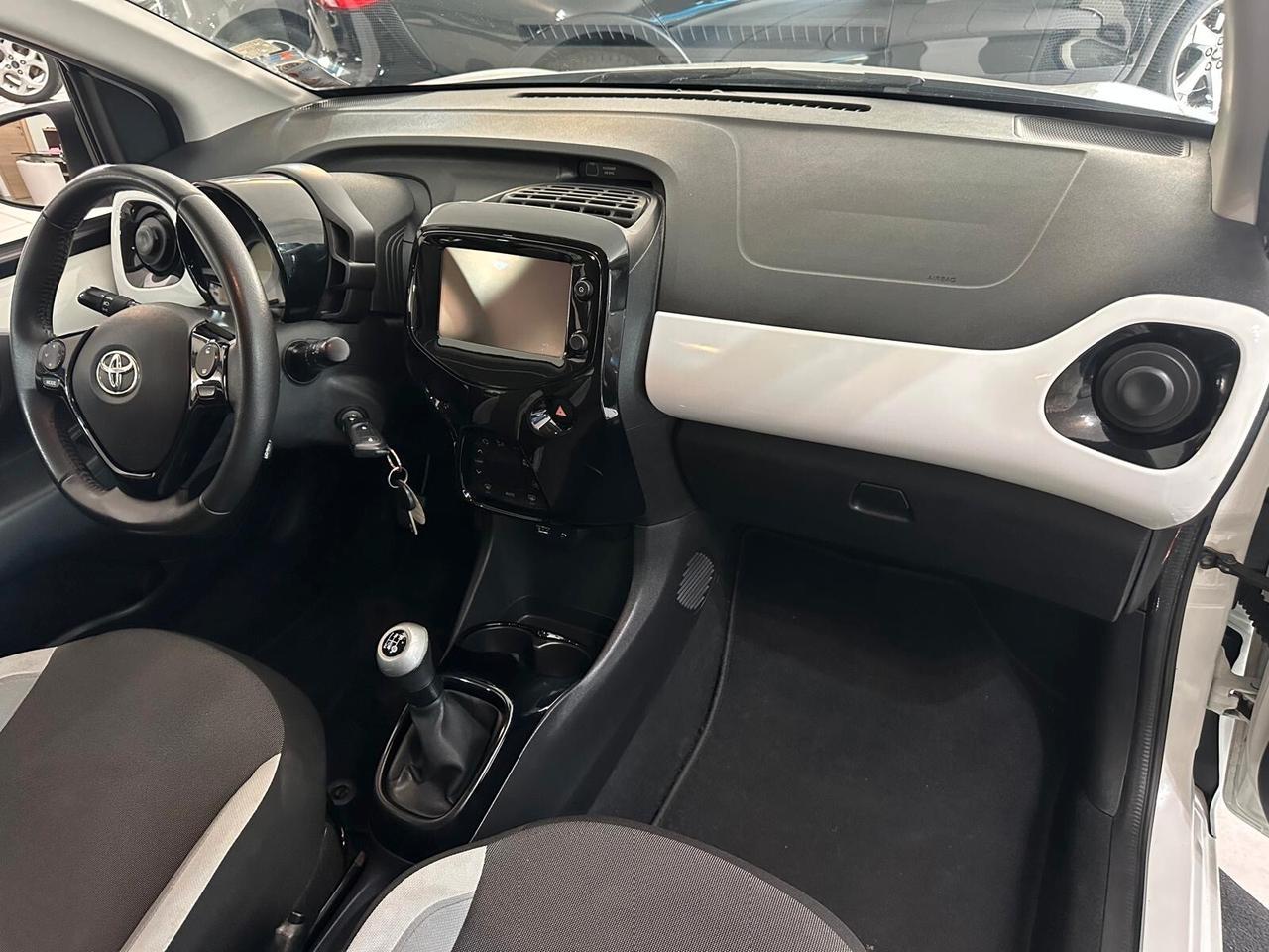 Toyota Aygo 1.0 VVT-i 69 CV 5 porte x-wave