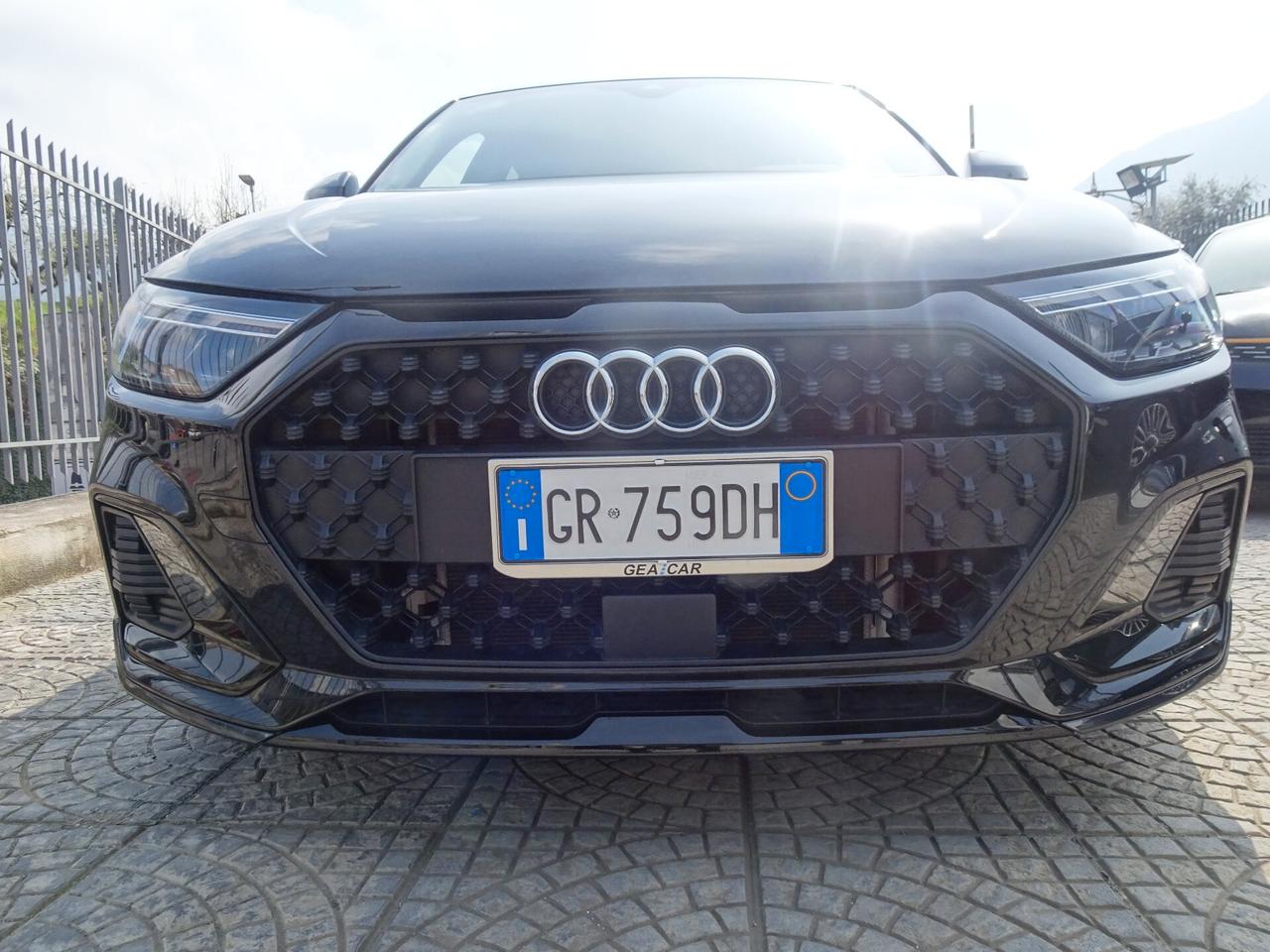 Audi A1 Allstreet 35 TFSI Identity Contrast