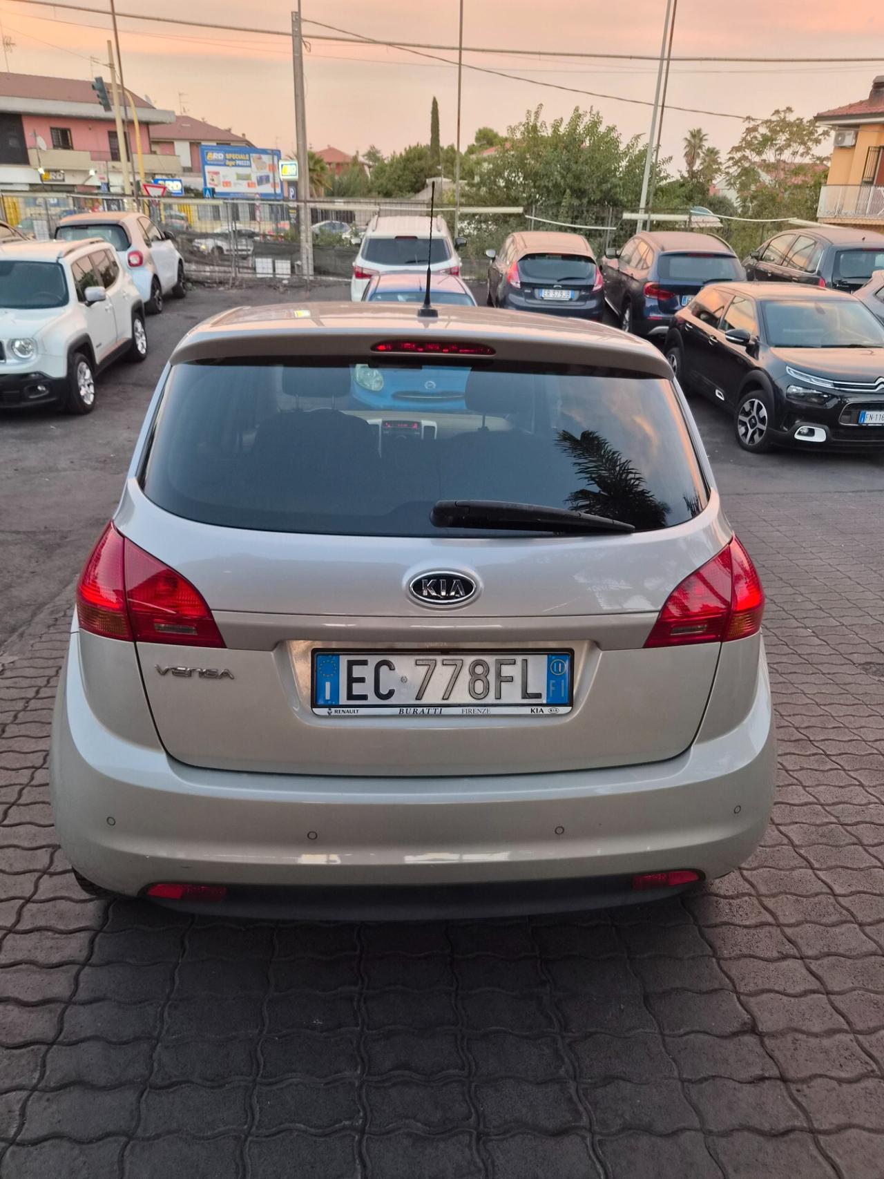 Kia Venga 1.4 CVVT Fullsky