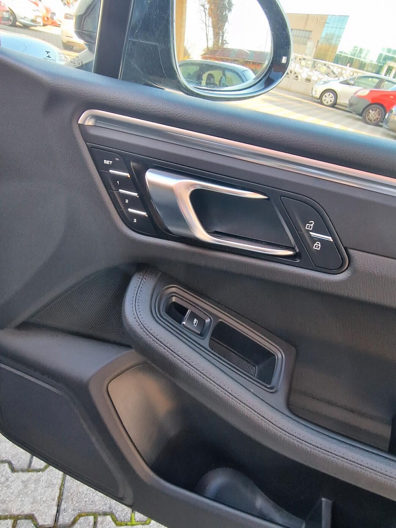 Porsche Macan 2.0 pdk