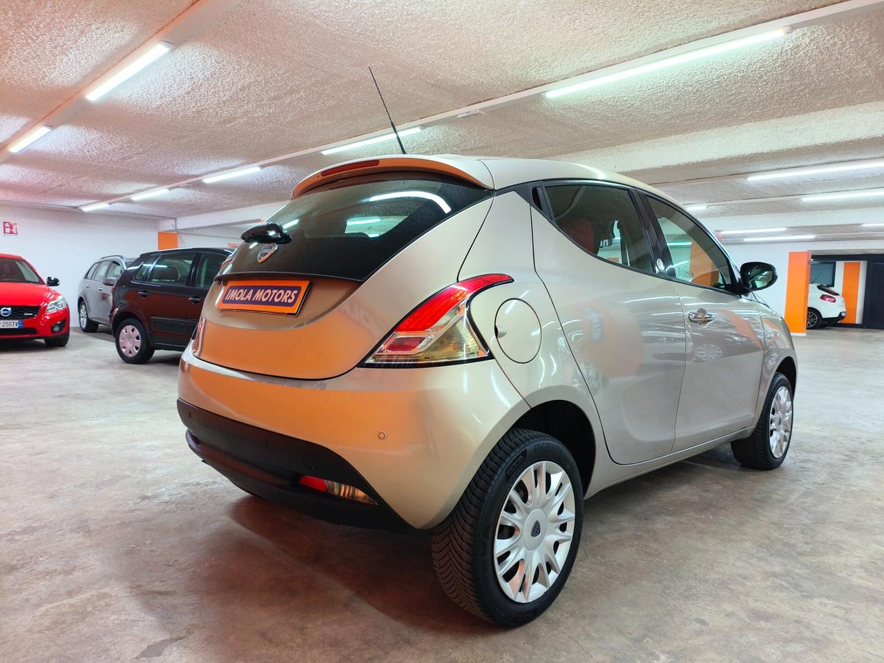 Lancia Ypsilon 0.9 TwinAir 85 CV 5 porte S&S Gold