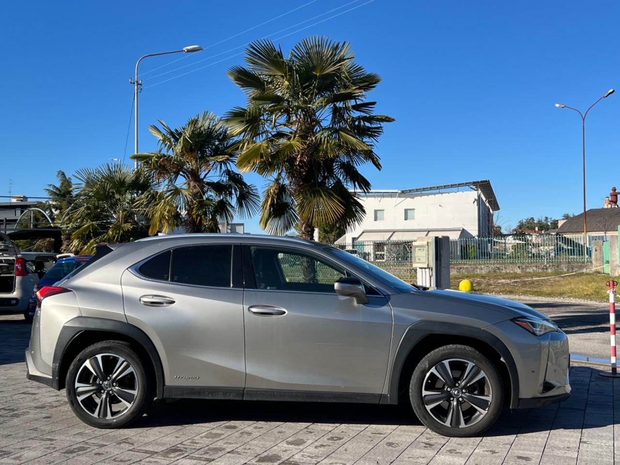 Lexus UX 250h 2.0 Premium 2wd cvt my20