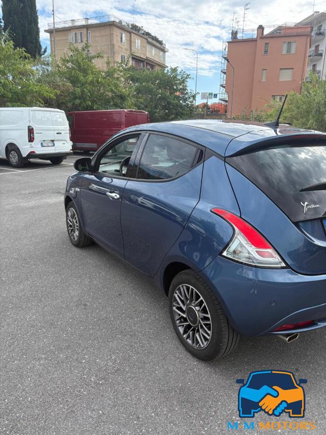 LANCIA Ypsilon 1.0 69 CV 5 porte IBRIDA Alberta Ferretti