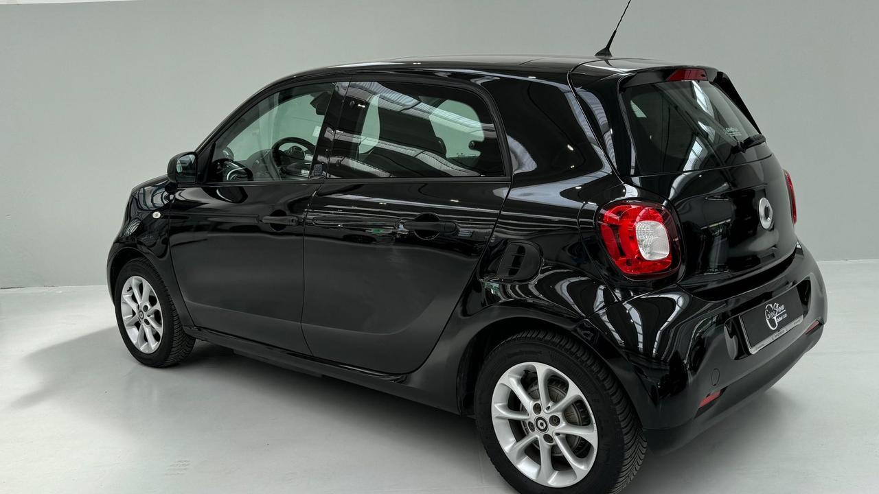 SMART Forfour eq Youngster my19