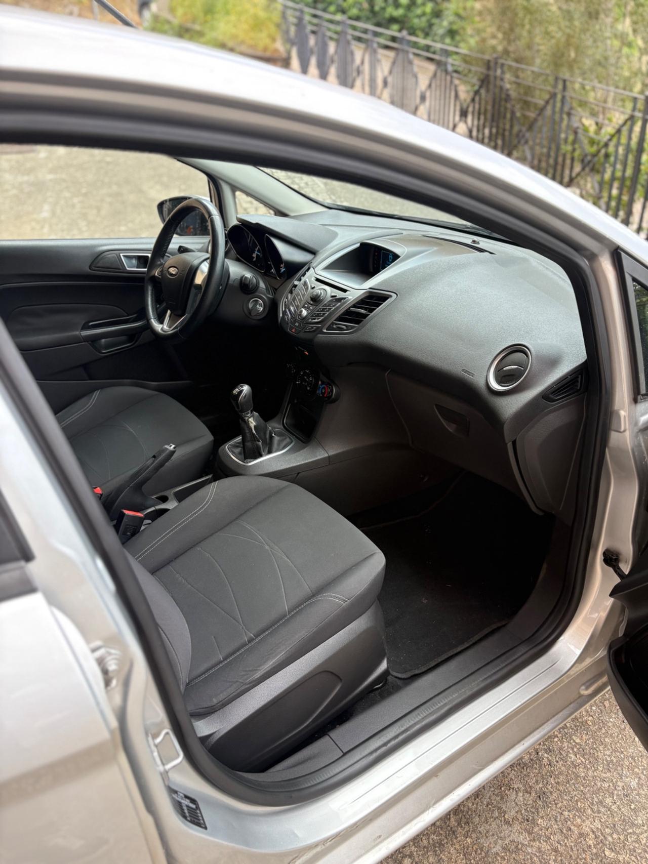 Ford Fiesta 1.5 TDCi 75CV 5 porte Titanium