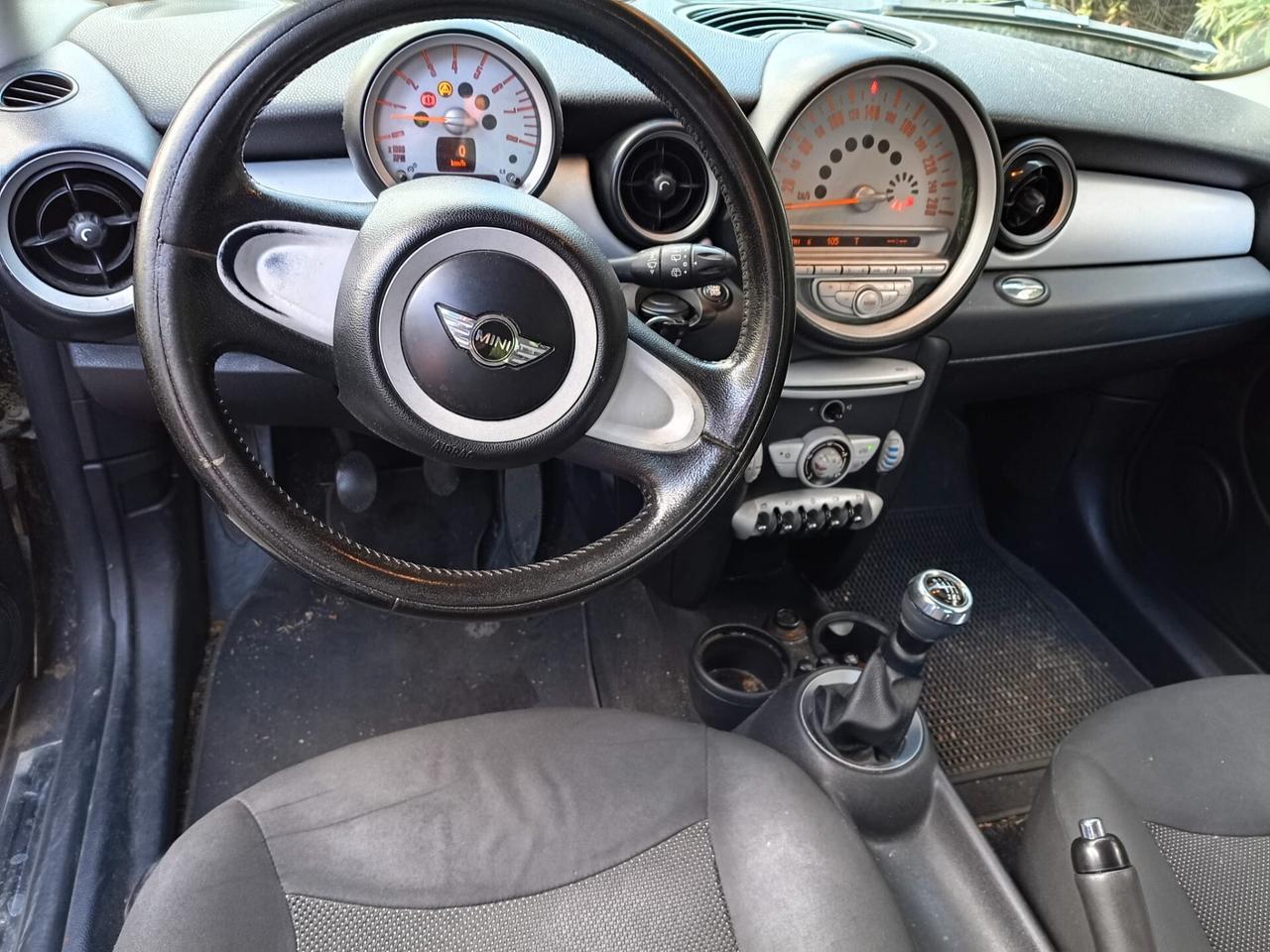 Mini 1.6 16V One (55kW)