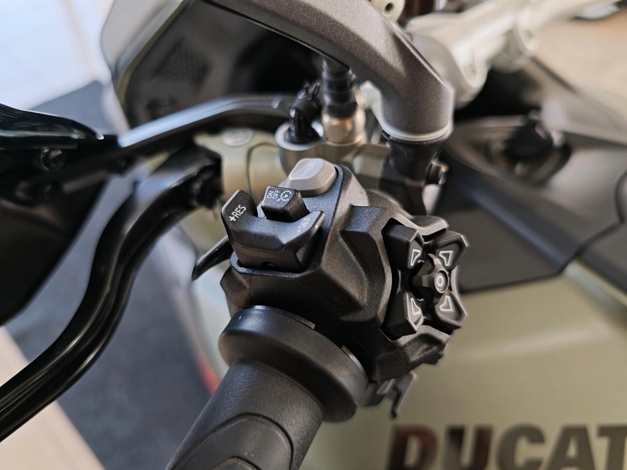 Ducati Multistrada V2 S Travel 2025