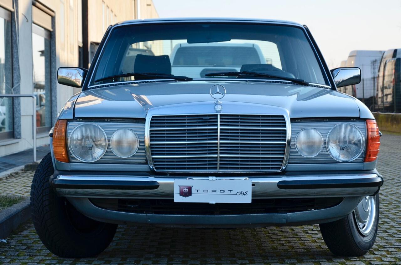 MERCEDES 240D RESTAURATA, 2 proprietari, da Collezione!
