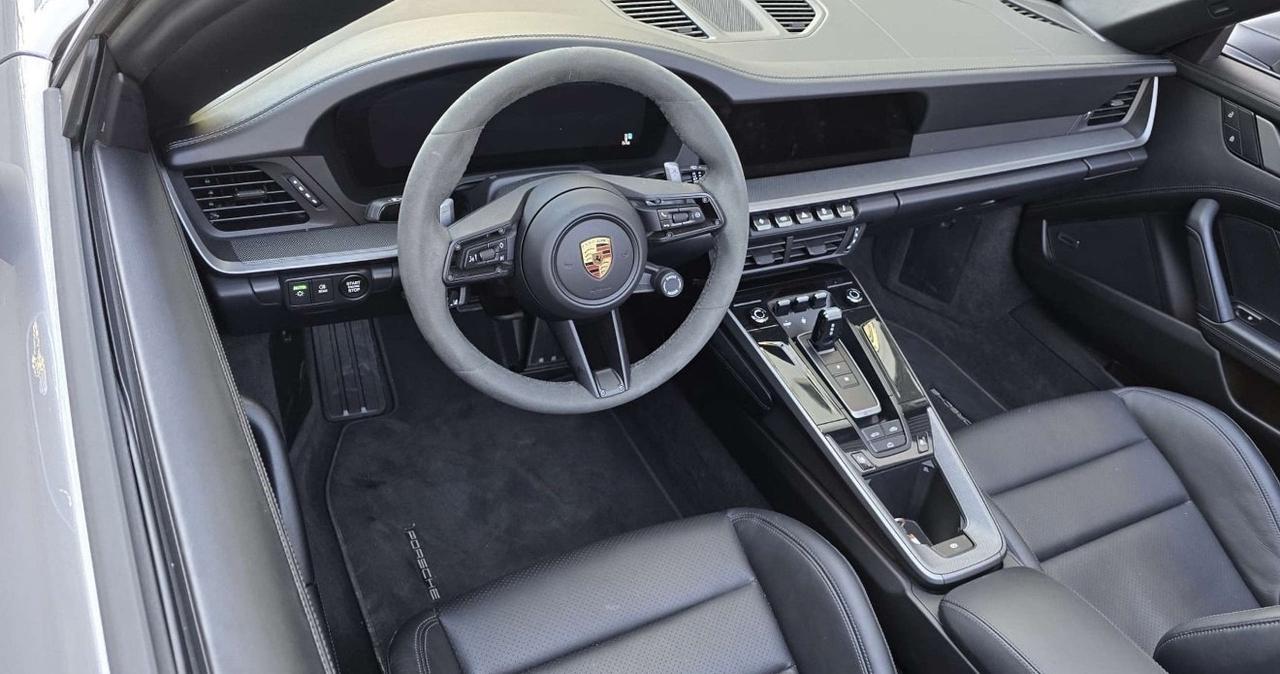 Porsche 911 Carrera Cabriolet