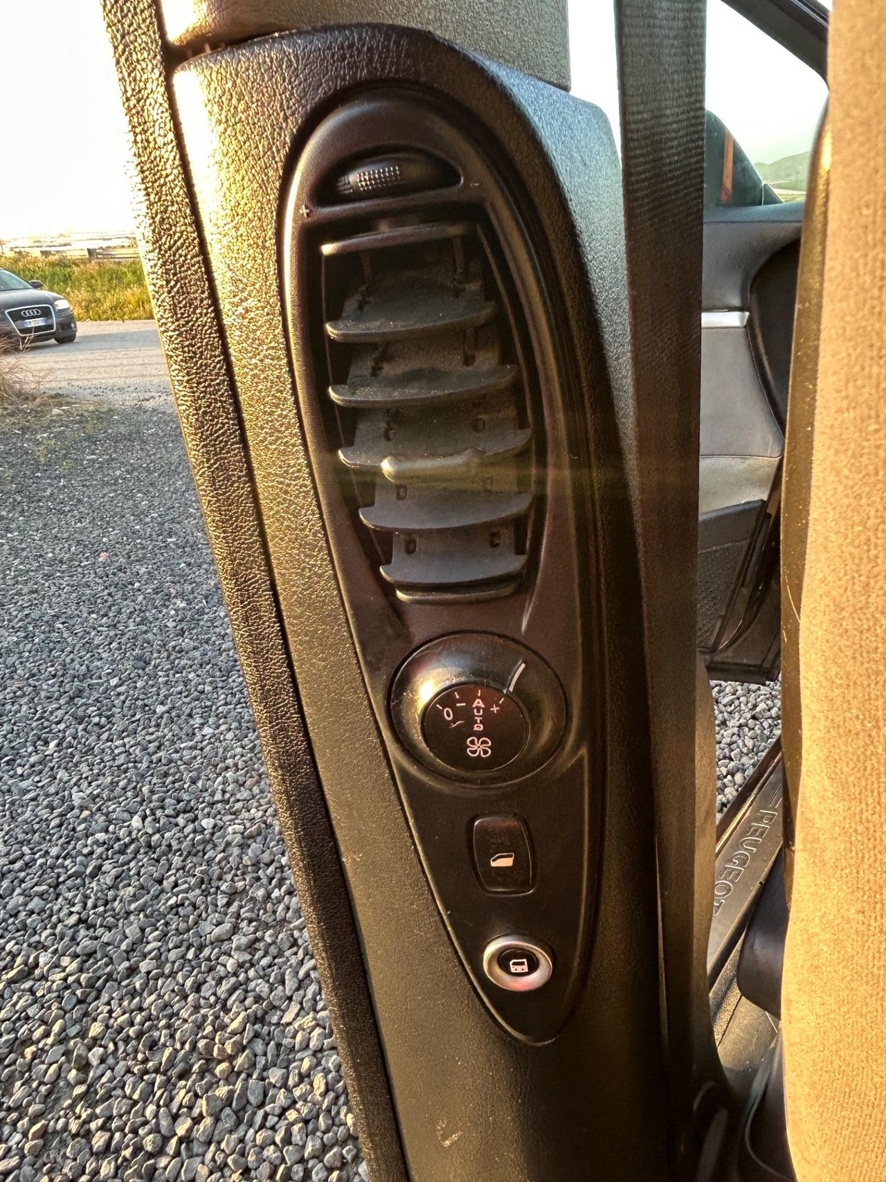 Peugeot 807 2.0 HDi 163CV SV