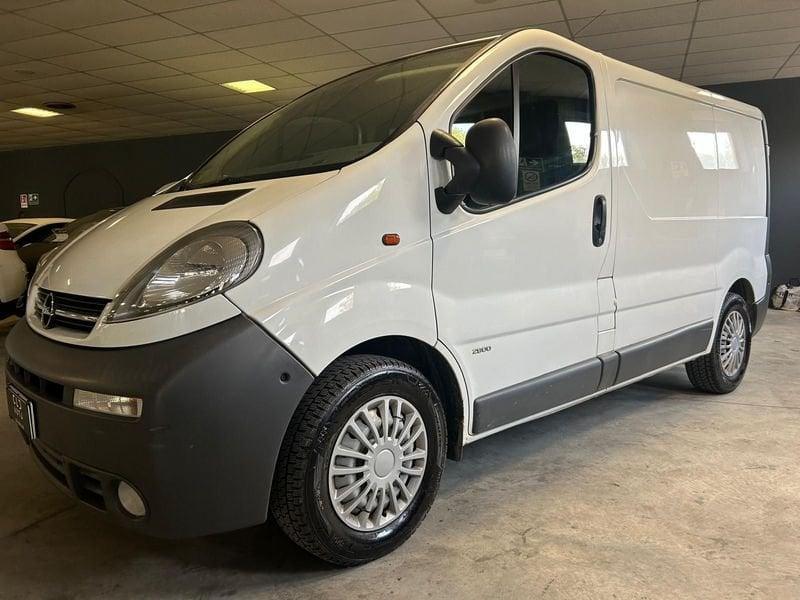 Opel Vivaro VIVARO 29 2.5 CTDI-135 CV PC-TN FURGONE