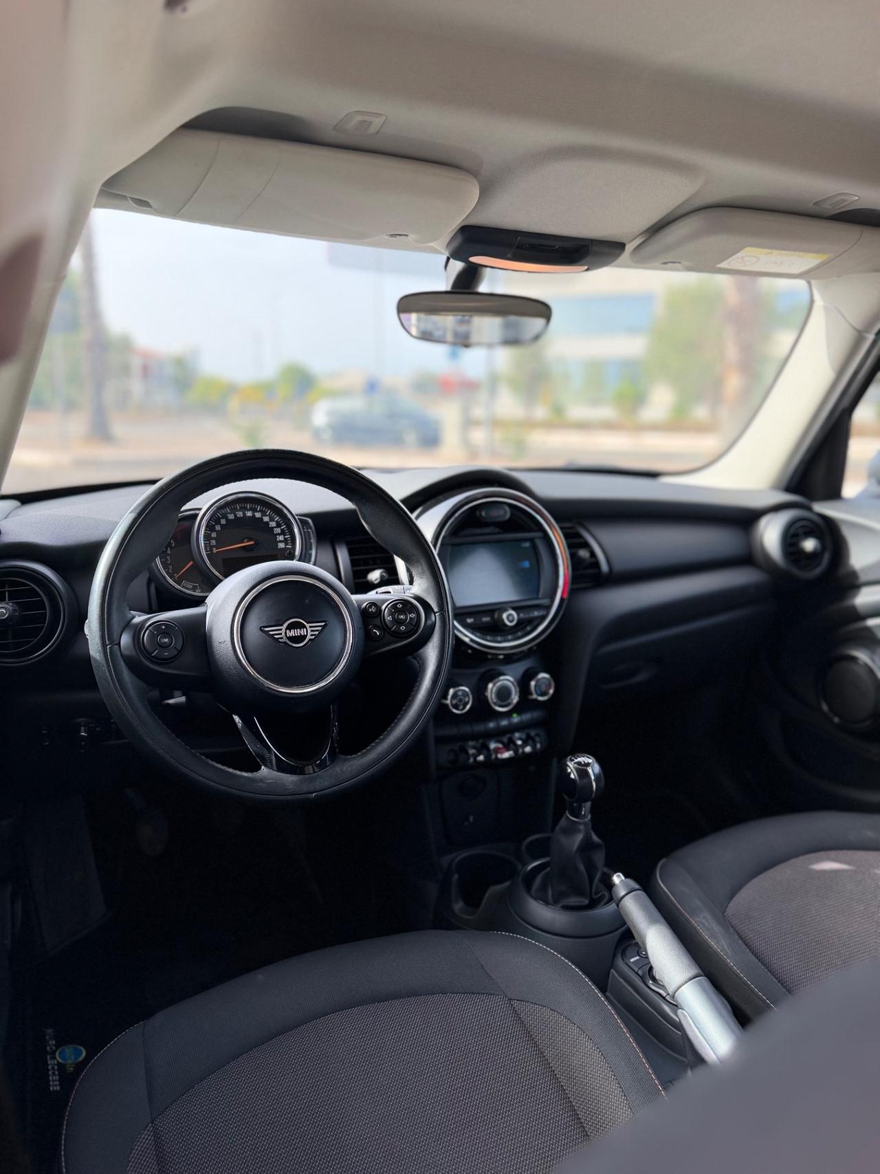 Mini 1.5 One D Business XL