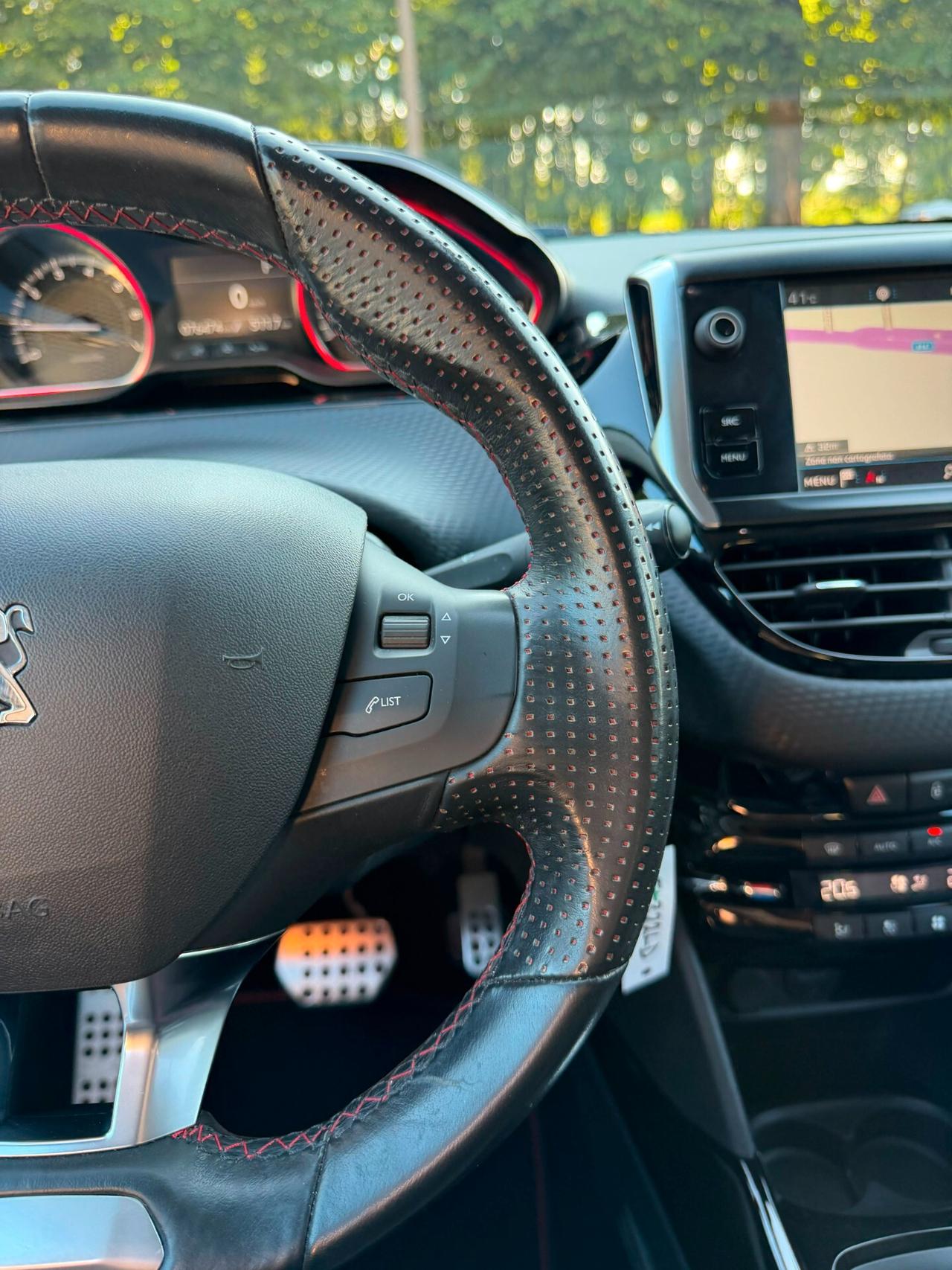Peugeot 2008 PureTech Turbo 130 S&S Black Matt
