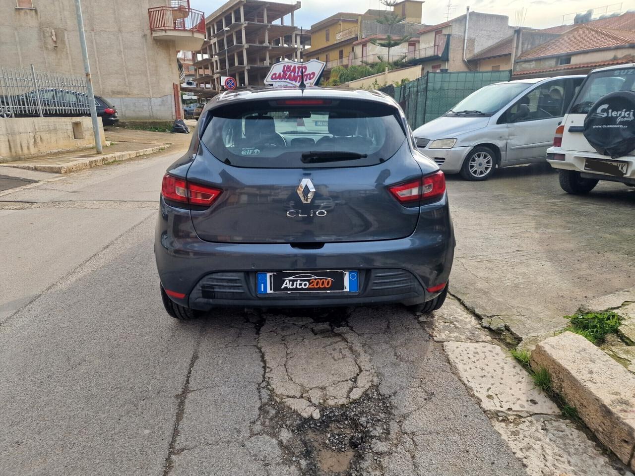 Renault Clio dCi 8V 75 CV 5 porte Duel