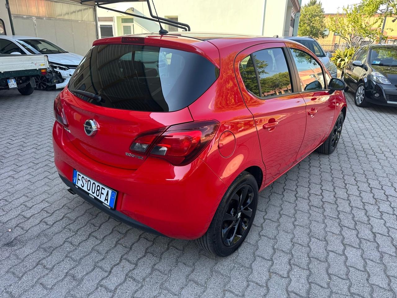 Opel Corsa 1.4 90CV GPL Tech 5 porte Black Edition