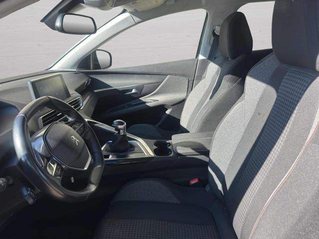 PEUGEOT 3008 BlueHDi 130 S&S Business