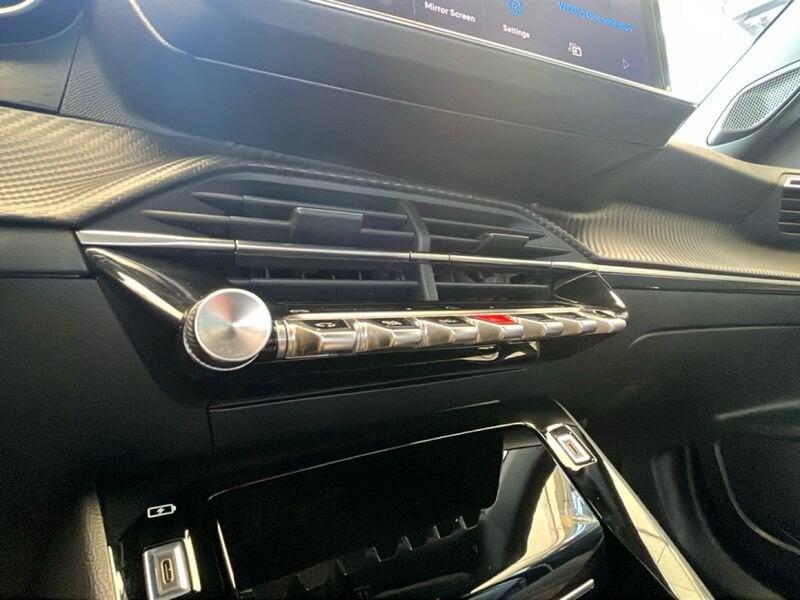Peugeot 2008 Hybrid 145cv e-DCS6 Allure auto